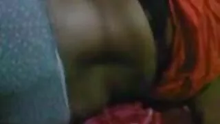 Nala බෲක්ස් කුකුළා විශාල කටක්.