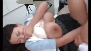 යුක්රේනය පුස්. ගැණු ළමයාව පාලනය කරන්න.