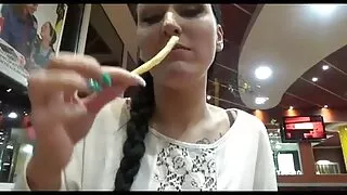 තරුණ අසල්වැසියා